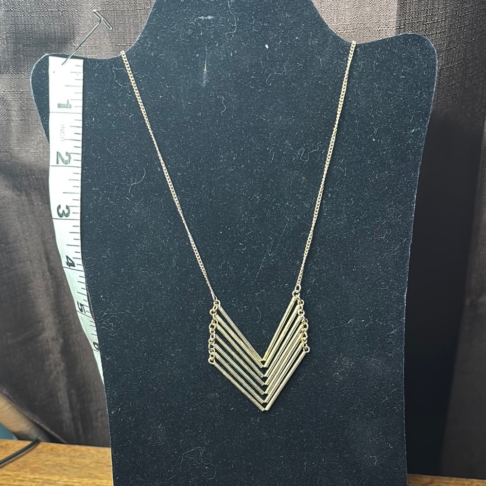 VTG Baublebar chevron necklace